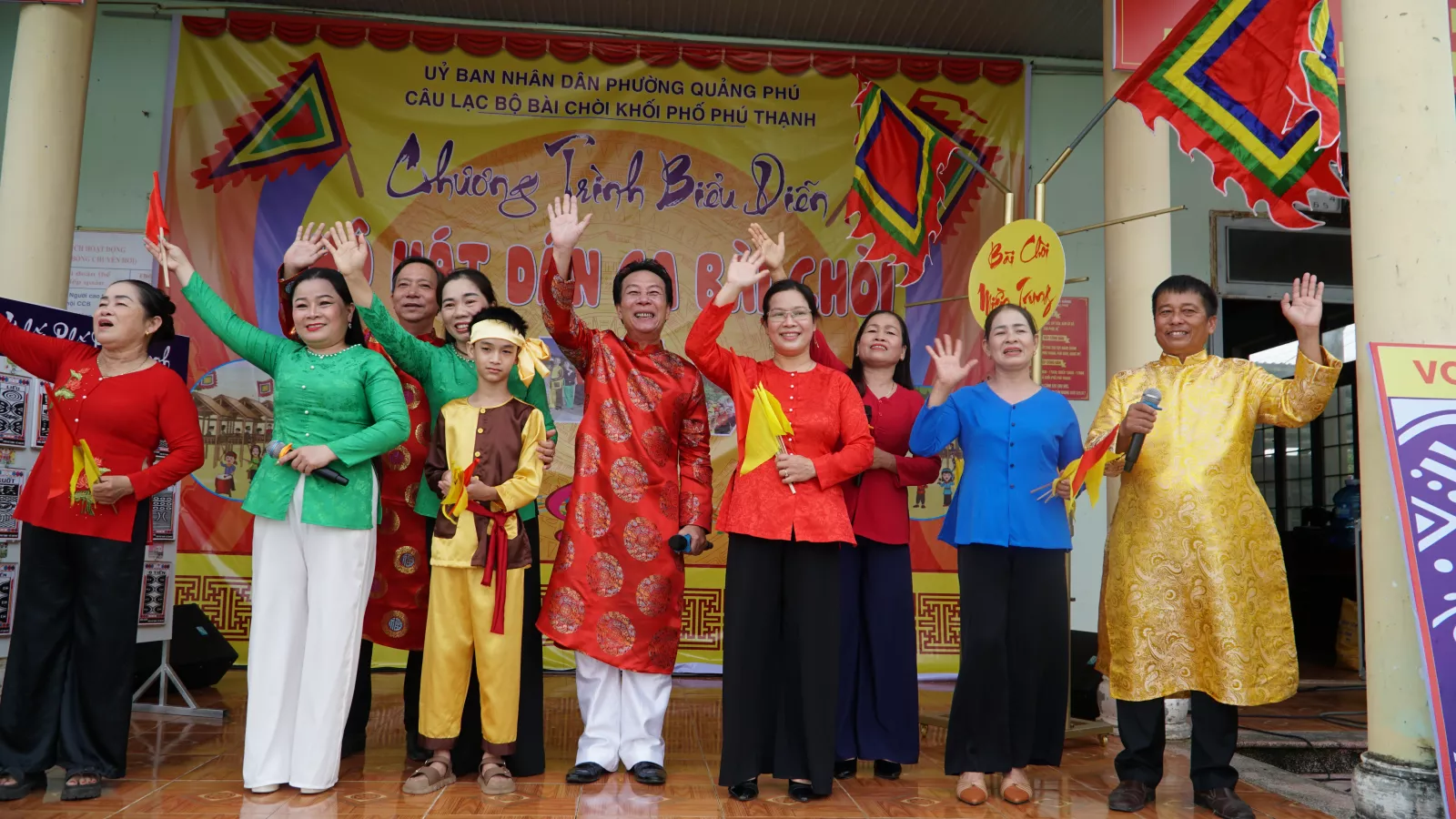 PHỐ NHỎ TÔI VỀ