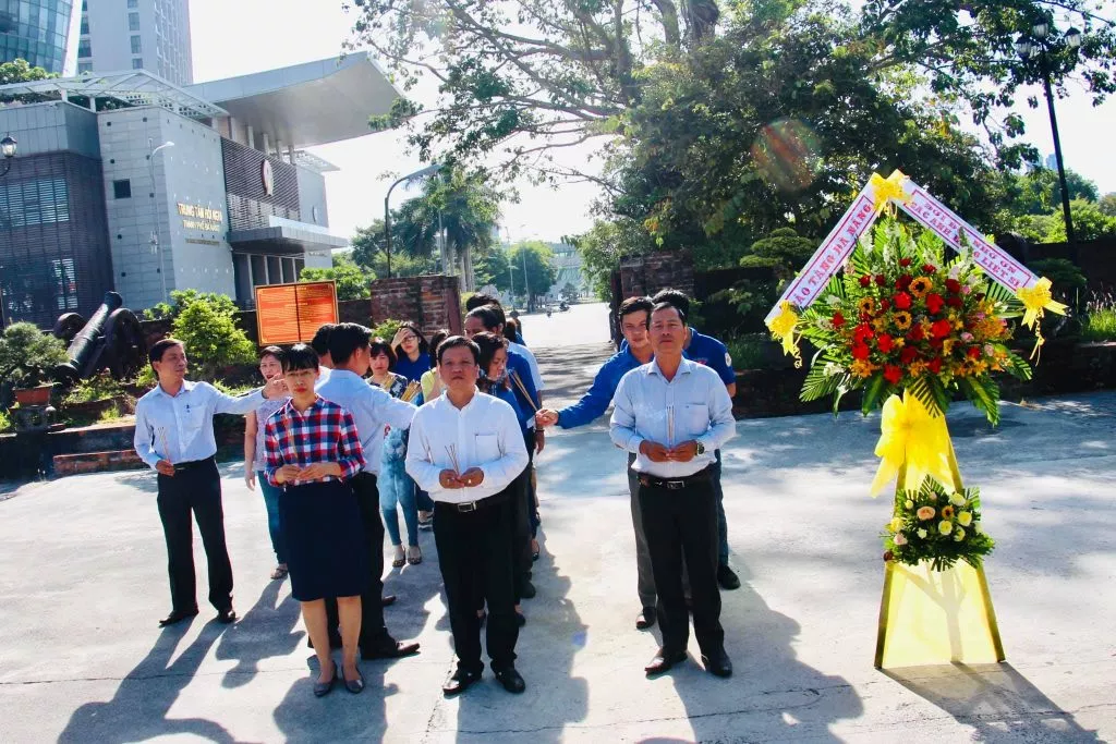 HOẠT ĐỘNG DÂNG HƯƠNG TƯỞNG NIỆM NHÂN NGÀY THƯƠNG BINH LIỆT SĨ