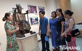 ÂM VANG THỜI KHẮC LỊCH SỬ