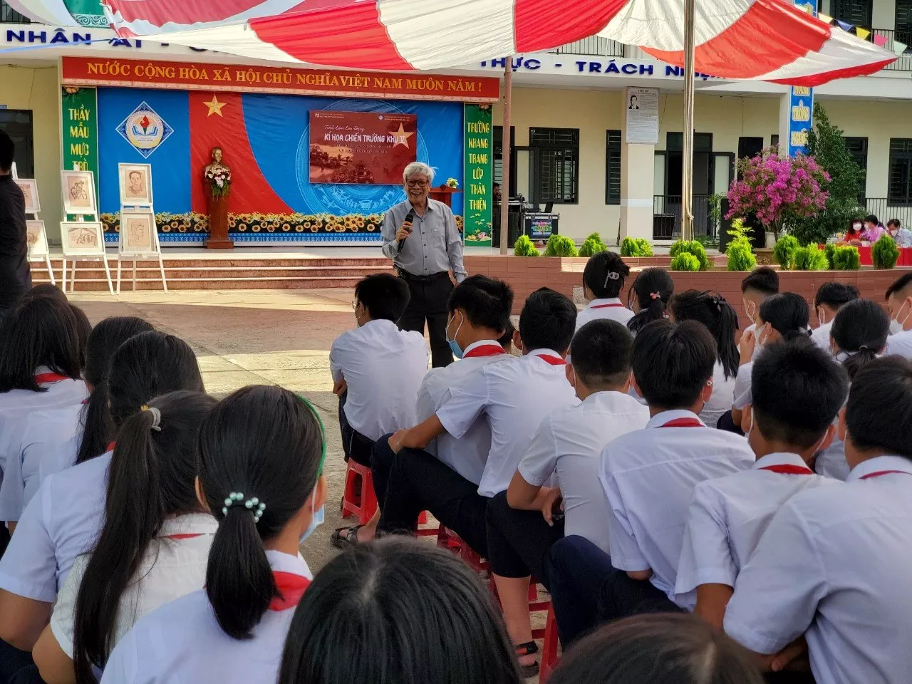 Triển lãm lưu động “Ký họa chiến trường khu V”