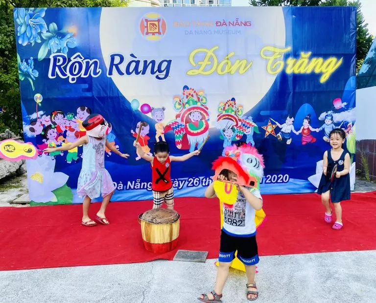 NHIỀU HOẠT ĐỘNG TRẢI NGHIỆM TRONG CHƯƠNG TRÌNH “RỘN RÀNG ĐÓN TRĂNG” TẠI BẢO TÀNG ĐÀ NẴNG
