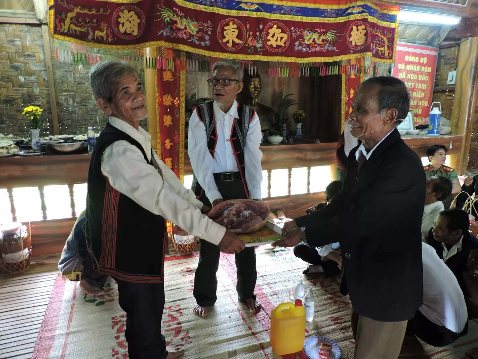 LỄ ĂN THỀ KẾT NGHĨA CỦA NGƯỜI C’TU