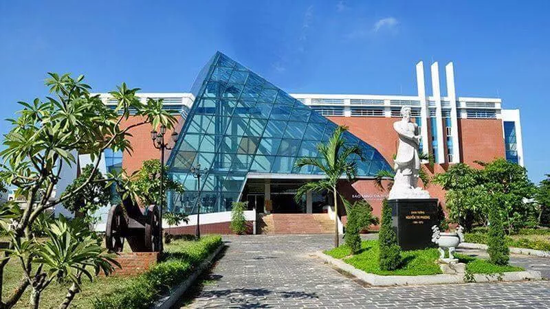 RỘN RÀNG NGÀY HỘI VĂN HÓA LÀO