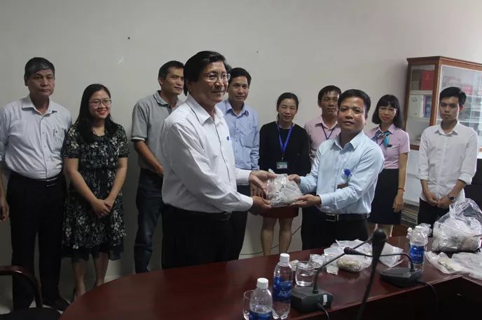 LỄ BÀN GIAO HIỆN VẬT KHAI QUẬT KHẢO CỔ HỌC LẦN THỨ 3 (2017) DI CHỈ VƯỜN ĐÌNH KHUÊ BẮC CHO BẢO TÀNG ĐÀ NẴNG