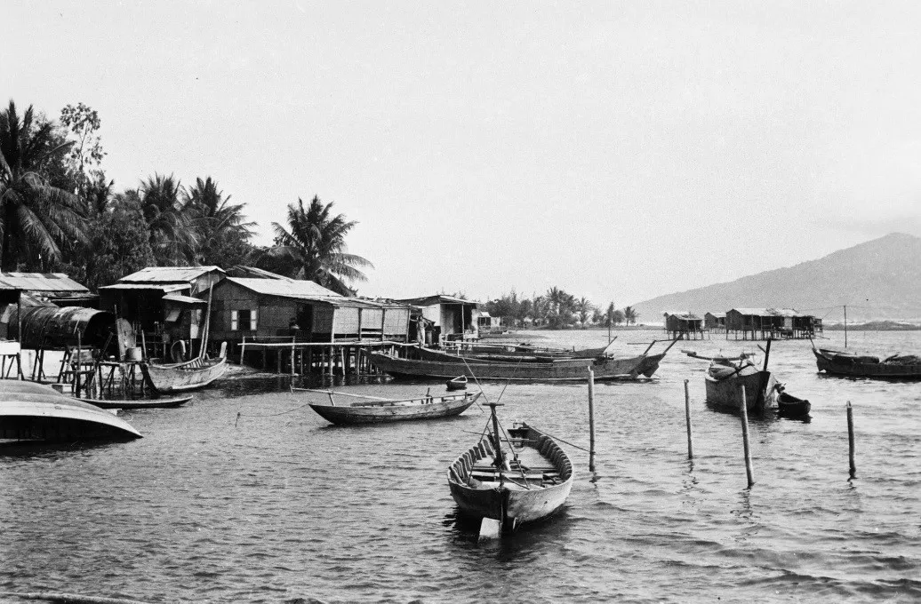 NHÀ CHỒ – KÝ ỨC VEN SÔNG