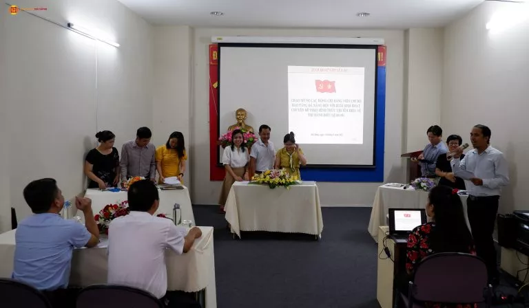 NÉT MỚI TRONG SINH HOẠT CHUYÊN ĐỀ TẠI CHI BỘ BẢO TÀNG ĐÀ NẴNG