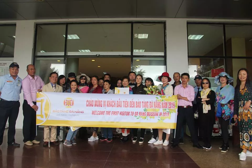 CHÀO ĐÓN VỊ KHÁCH ĐẦU TIÊN THAM QUAN BẢO TÀNG ĐÀ NẴNG NĂM 2019