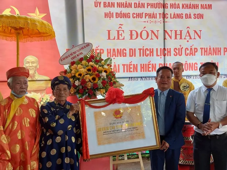 MỘ TIỀN HIỀN PHAN CÔNG THIÊN ĐÓN NHẬN BẰNG DI TÍCH CẤP THÀNH PHỐ