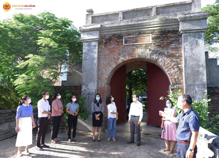 CHI BỘ BẢO TÀNG ĐÀ NẴNG TỔ CHỨC SINH HOẠT CHUYÊN ĐỀ TẠI DI TÍCH CẤP QUỐC GIA ĐẶC BIỆT THÀNH ĐIỆN HẢI