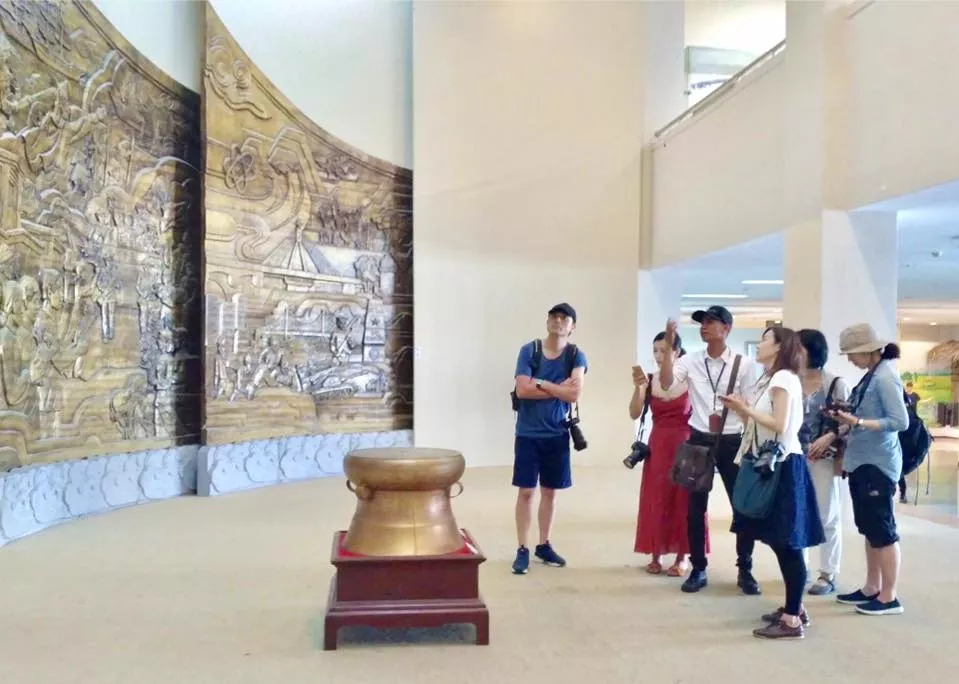 CHẤN CHỈNH HOẠT ĐỘNG HƯỚNG DẪN VIÊN DU LỊCH